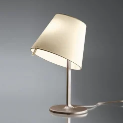 Artemide Lampki Na Biurko, Oświetlenie Biurkowe|Biurkowe Ekskluzywne<Melampo Ø23 kremowy - - lampa biurkowa kremowyNapięcie: 230V