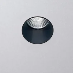 Oty Light Oprawy Wpuszczane<Pop P01 Ø5,5cm IP54 czarny - - oprawa wpuszczana czarnyŚwiatło: 10.2w LedMateriał: AluminiumOpcjonalnie: zasilacz, element montażowyPopularne kategorie: Oprawy wpuszczane, Oprawy wpuszczane nowoczesne, Oprawy sufitowe wpuszczane LED, Oprawy meblowe wpuszczane Nie wiesz na jaką lampę się zdecydować? Potrzebujesz pomocy w wyborze stylu, modelu, rozmiaru, a może mocy oprawy?